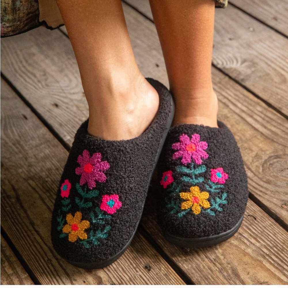 Natural Life Floral Icon Sherpa Slippers Charcoal Pink Folk Flower Sz 7-8 Medium